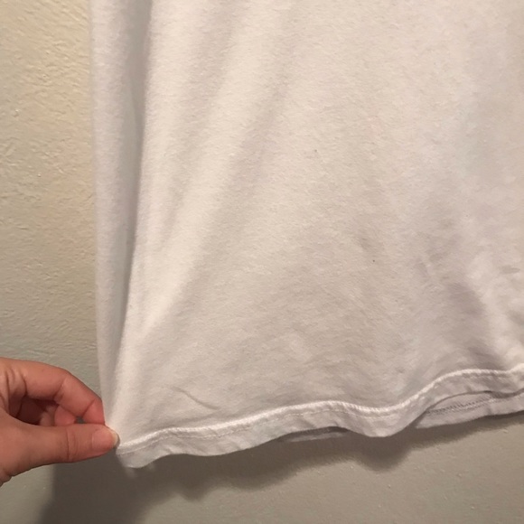 Be Still + Know T-shirt - Picture 5 of 7